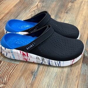 Kroki M 8 W9  Clog with Blue Insole and Painted Sole